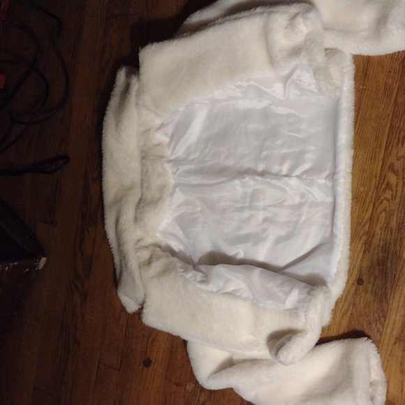 Soft fuzzy coat or little jacket - Picture 3 of 3